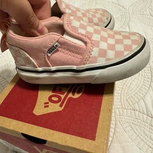 Toddler Pink checkered Vans Size 5T